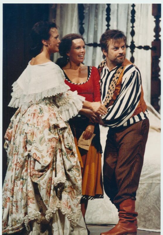 Denna bild har ett alt-attribut som är tomt. Dess filnamn är 1992-1017-Figaros-bröllop-Dramaten-011.jpg