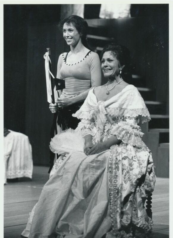 Denna bild har ett alt-attribut som är tomt. Dess filnamn är 1992-1017-Figaros-bröllop-Dramaten-014-2.jpg