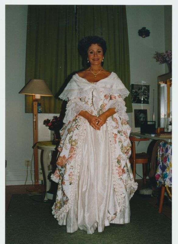 Denna bild har ett alt-attribut som är tomt. Dess filnamn är 1992-1017-Figaros-bröllop-Dramaten-018-2.jpg